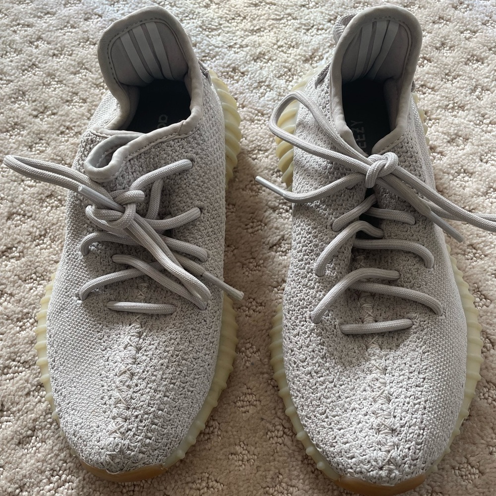 Brand new yeezy boost  never worn